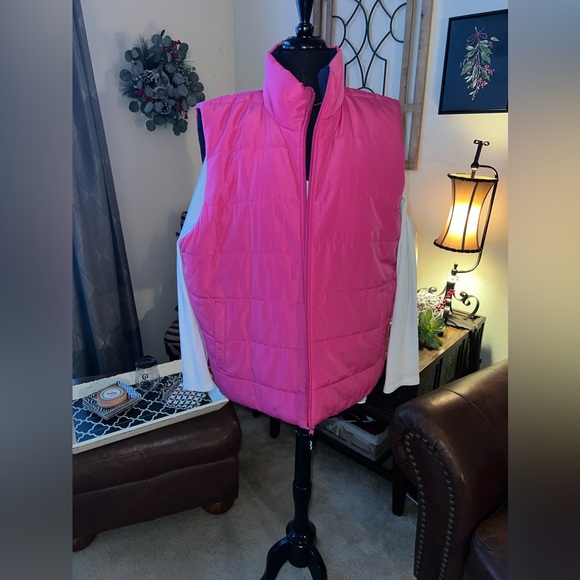 Reversible Navy/Hot Pink Vest - Picture 2 of 11